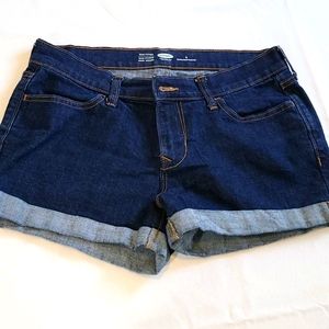 Old Navy dark denim cuffed short. 3.5 in inseem.